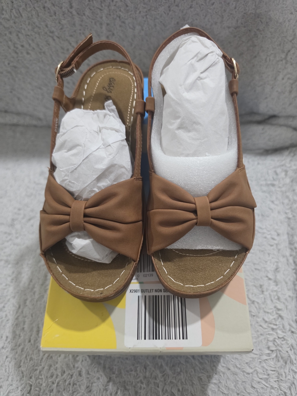 NIB Easy Street Tan Bow Wedge